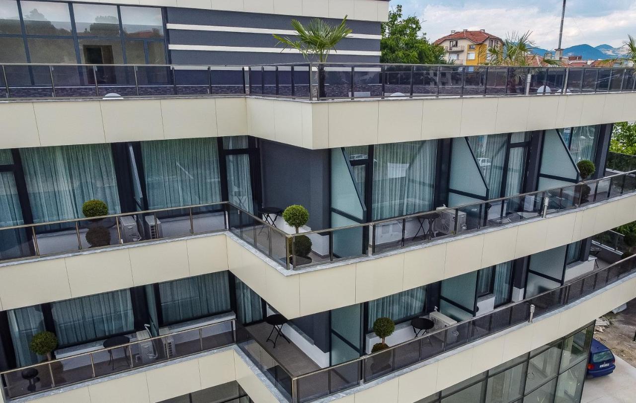 Hotel Caesar 2 Kŭrdzhali Exterior photo