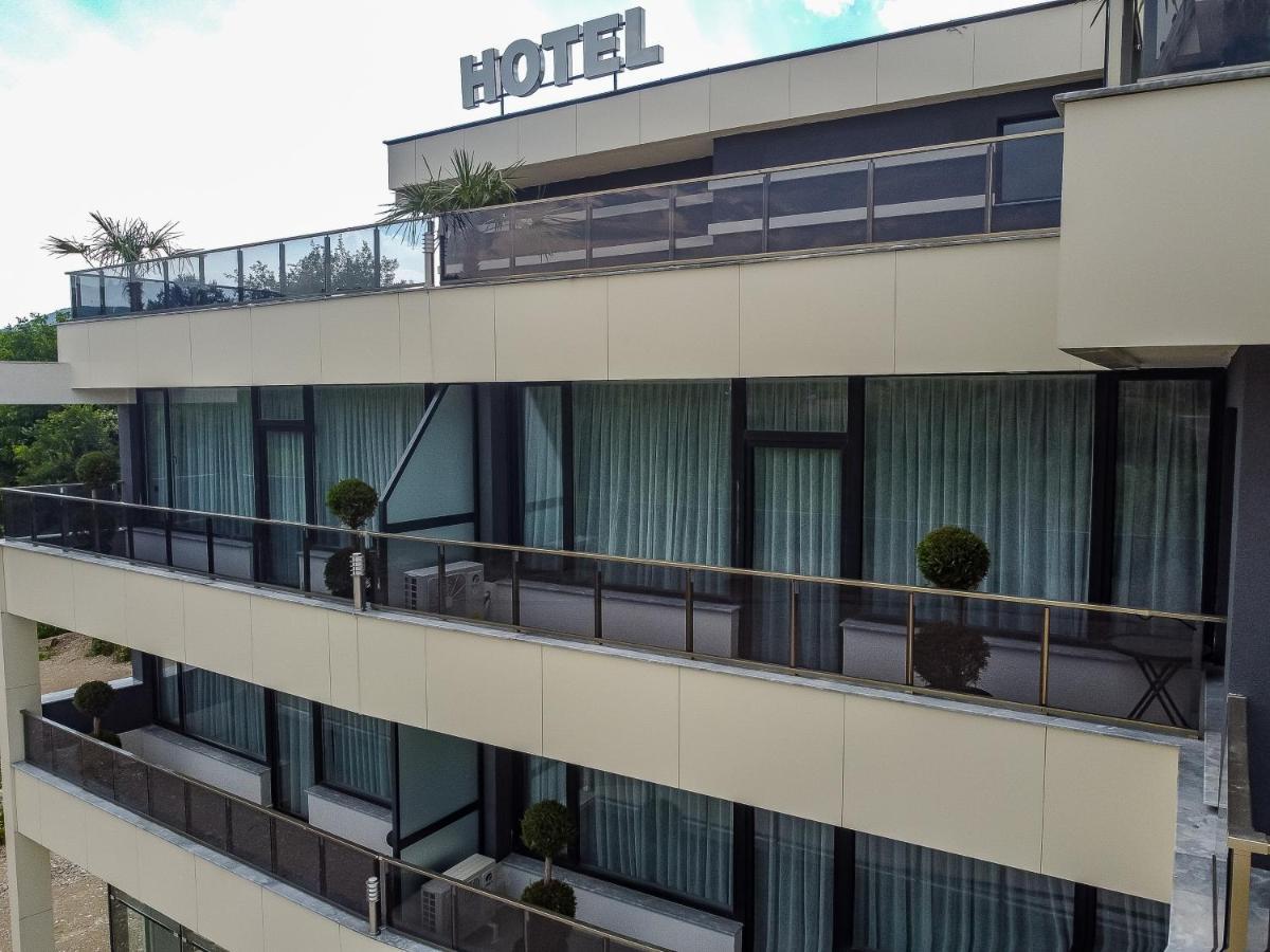 Hotel Caesar 2 Kŭrdzhali Exterior photo